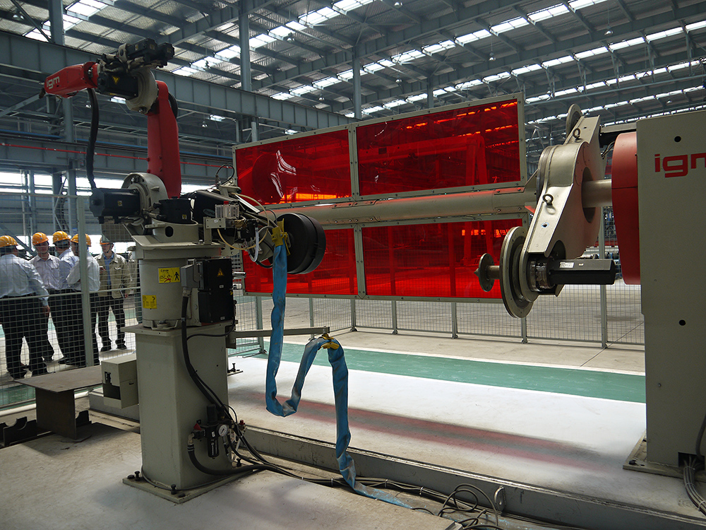 机器人加工设备